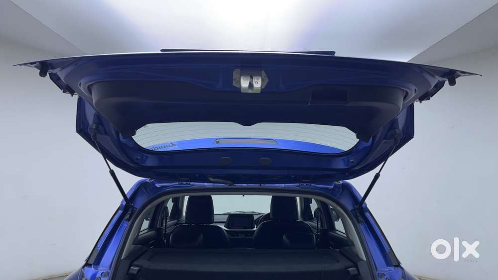 Maruti Suzuki Vitara Brezza 1.5 Zxi At, 2022, Petrol