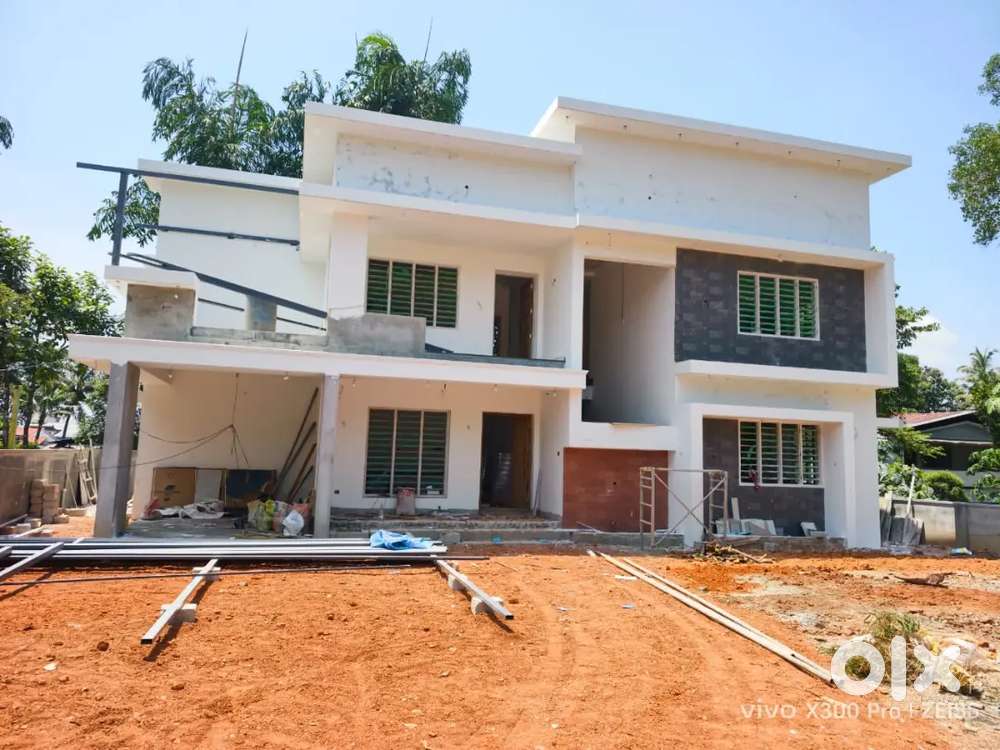 16 cent 2950 sqft 5bhk attached+ common Kakkanad kizhakkambalam