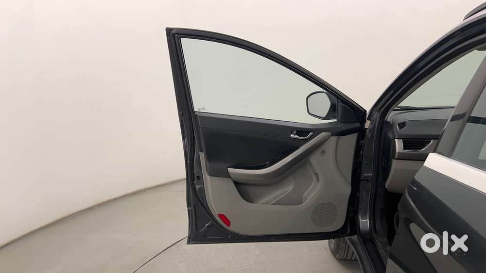 Tata Nexon 1.2 Revotron Xza Plus (l), 2019, Petrol