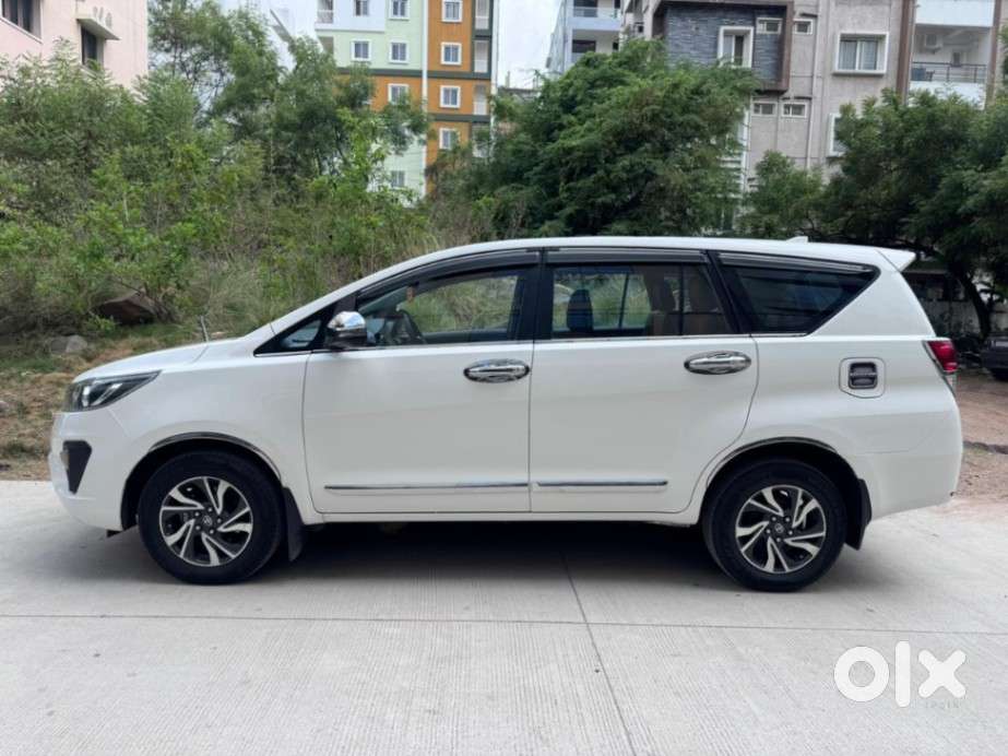 Toyota Innova Crysta [2020-ongoing] 2.4 Gx At 8 Str, 2021, Diesel