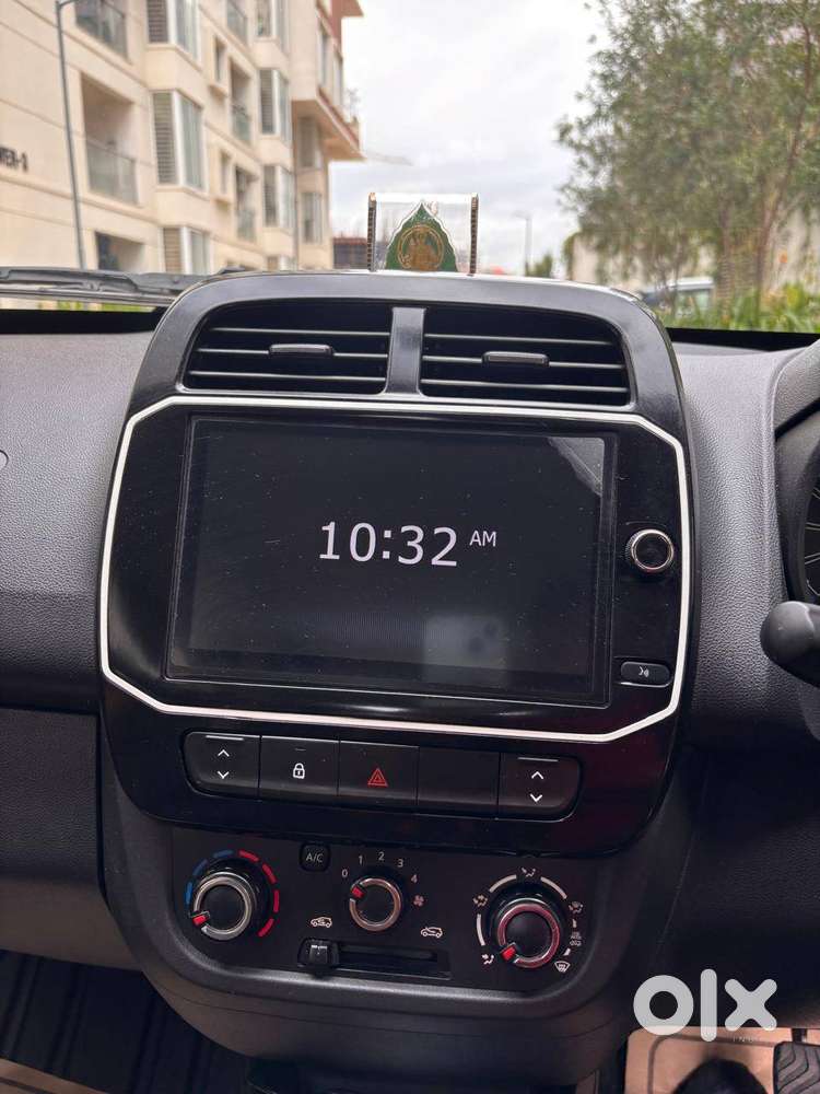 Renault Kwid  Automatic  Dual Tone  Top End- 2023 Petrol  6300 Km