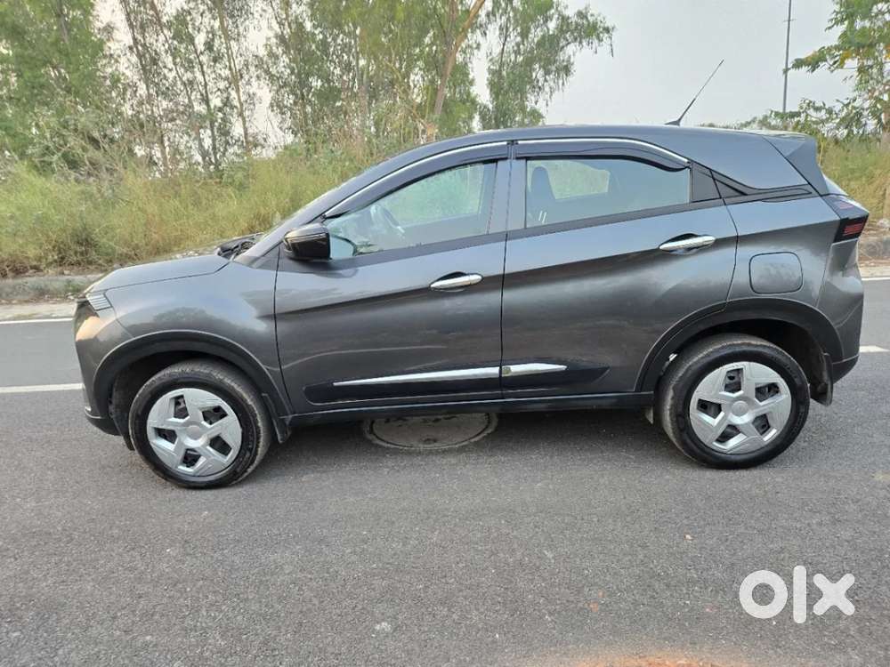Tata Nexon, 2025, Petrol