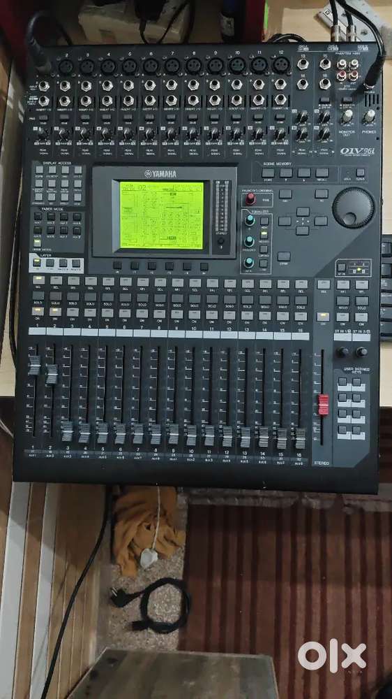 Yamaha digital audio mixer inbuilt audio interface model o1v96i
