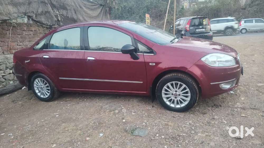 Flat Linea Model Of A Car Vehicle