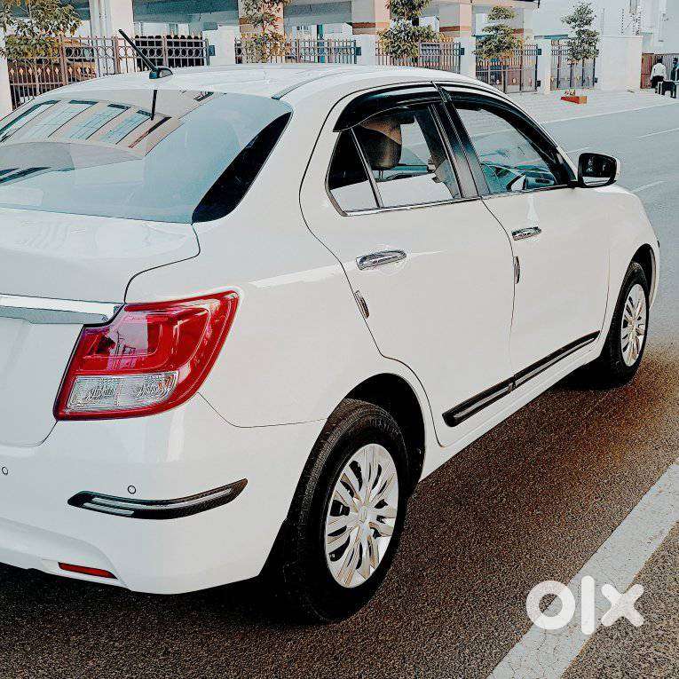 Maruti Suzuki Dzire 1.2 Vxi, 2023, Petrol