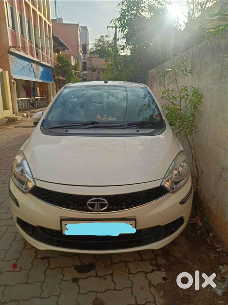 Petrol/cng Tata Tiago - Rs.3.9l Negotiable