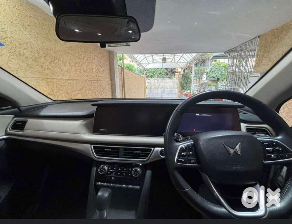 Mahindra Xuv700 2022 Petrol Well Maintained