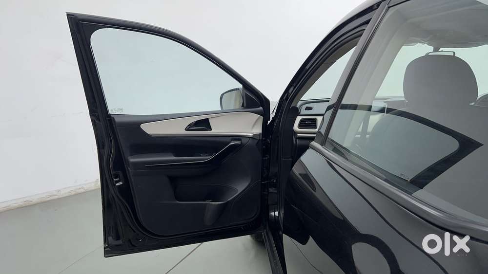 Mahindra Xuv700 2.2 Ax 5 Diesel Mt Str, 2024, Diesel