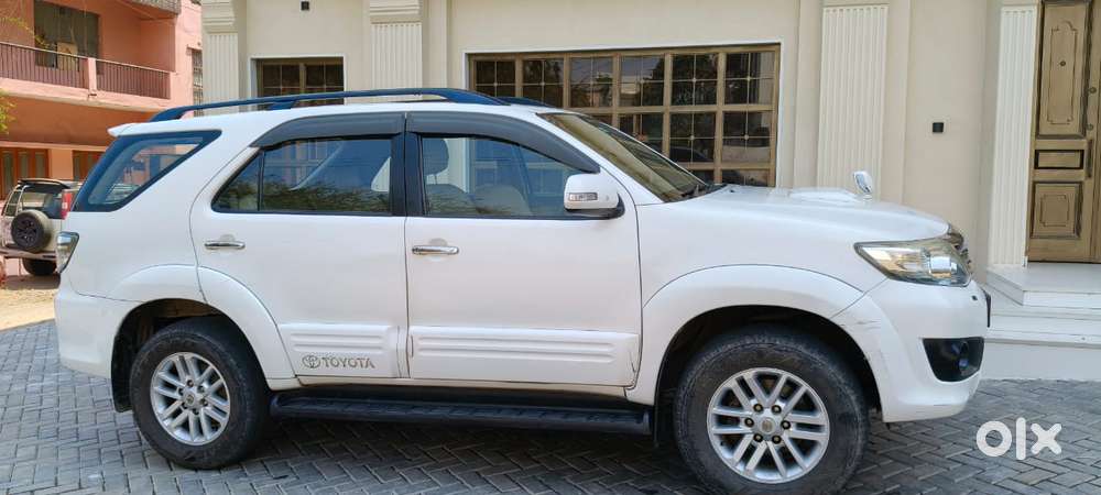 Toyota Fortuner 3.0 4x2 Mt, 2012, Diesel