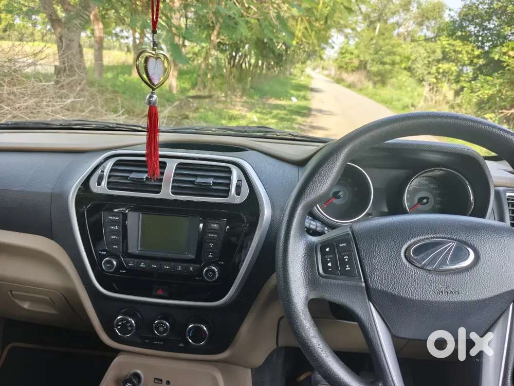 Well Maintaine Mahindra Tuv 300 2018 Diesel