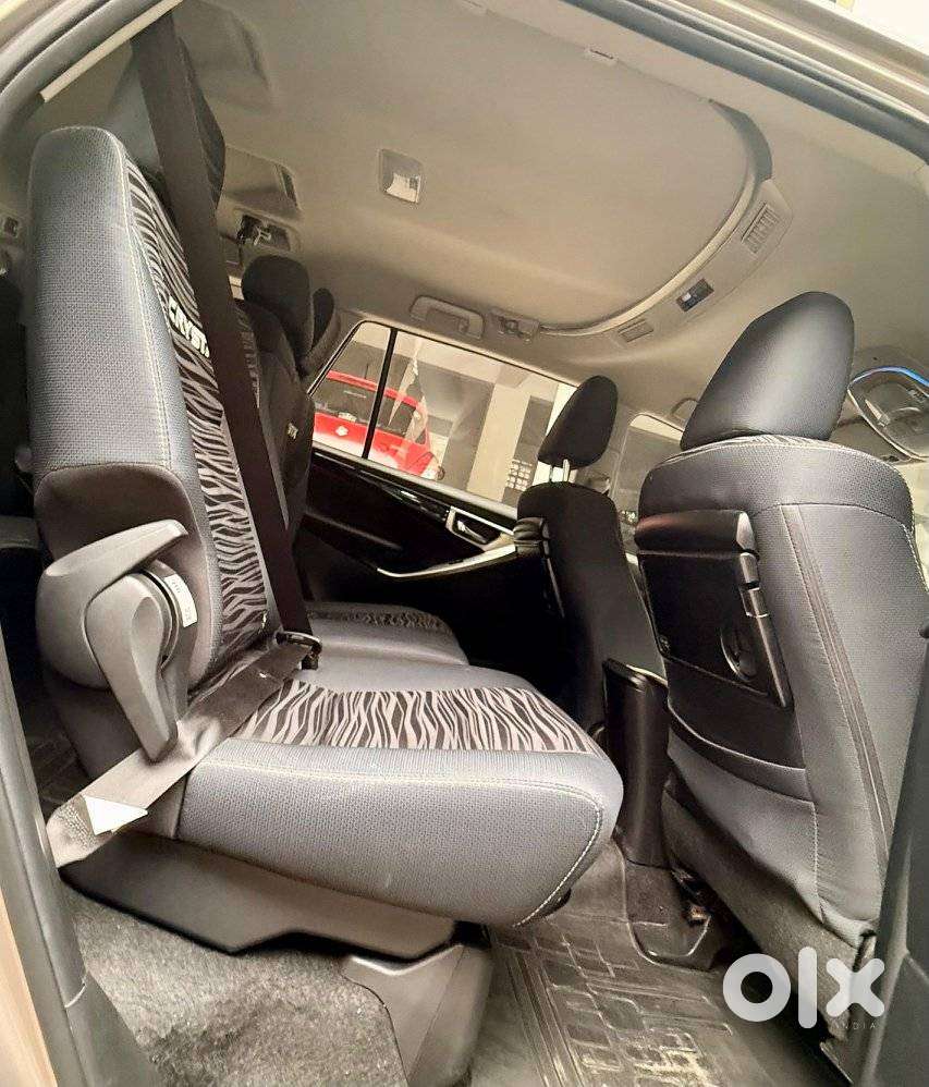 Toyota Innova Crysta 2.4 V, 2025, Diesel