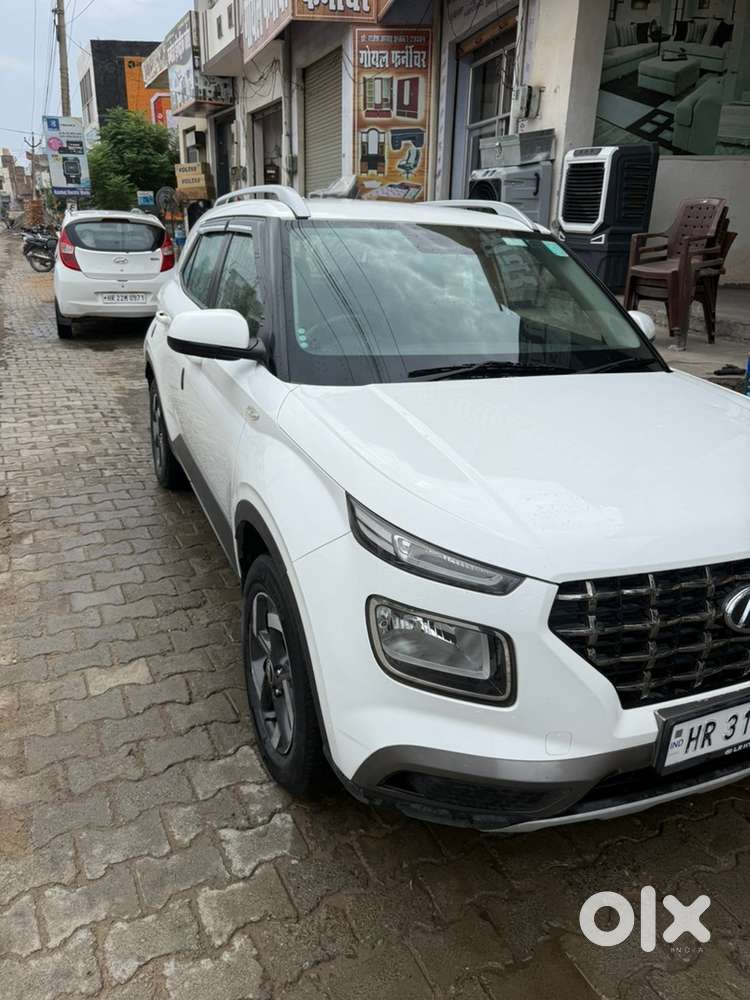 Hyundai Venue Petrol 2019