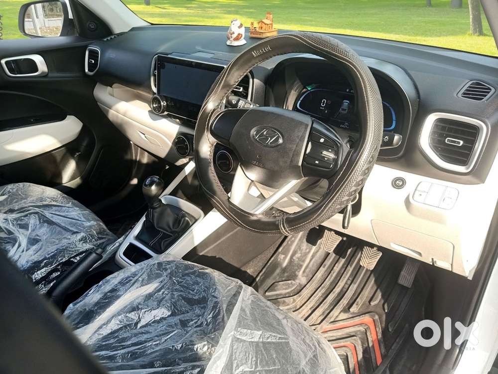 Hyundai Venue, 2025, Cng & Hybrids