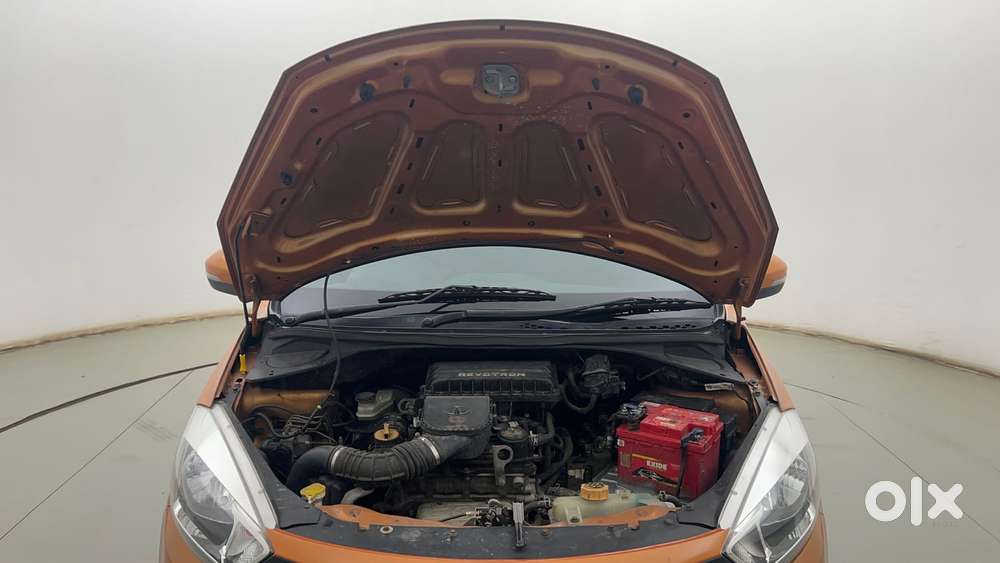 Tata Tiago Xza, 2017, Petrol