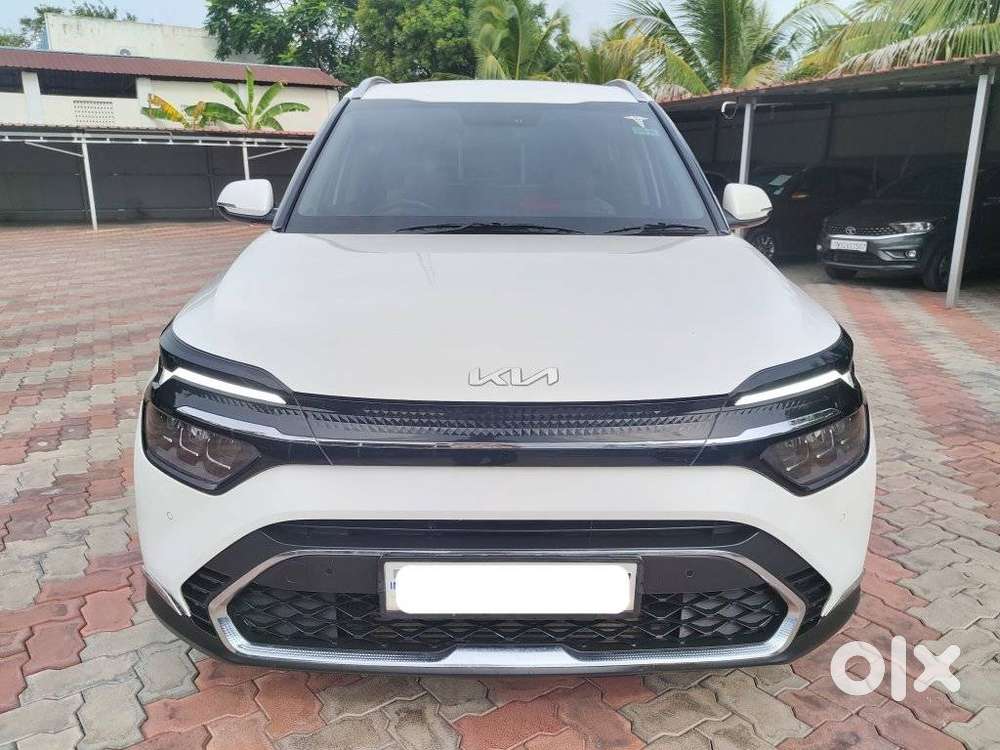 Kia Carens, 2023, Petrol