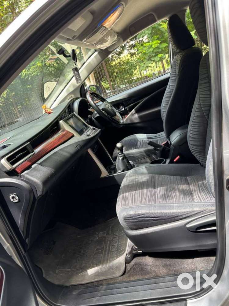 Toyota Innova Crysta 2.4 V, 2016, Diesel