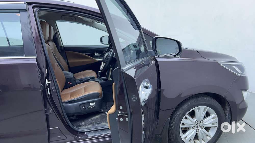 Toyota Innova Crysta 2.7 Zx At, 2016, Petrol