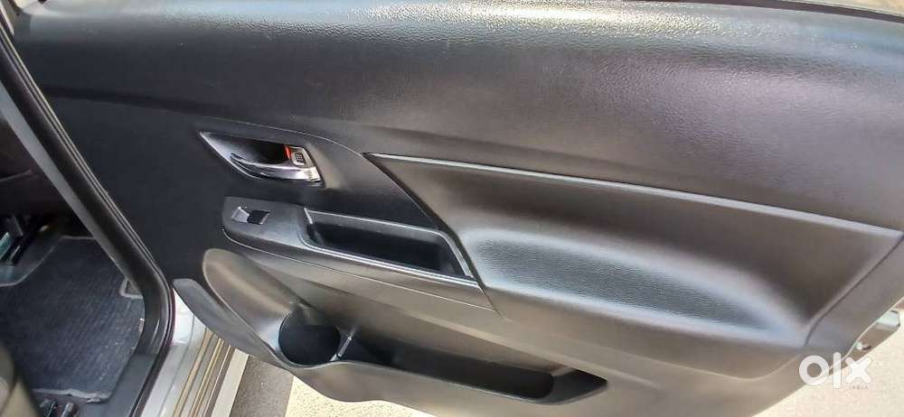 Maruti Suzuki Xl6 1.5 Alpha Plus Mt, 2022, Petrol