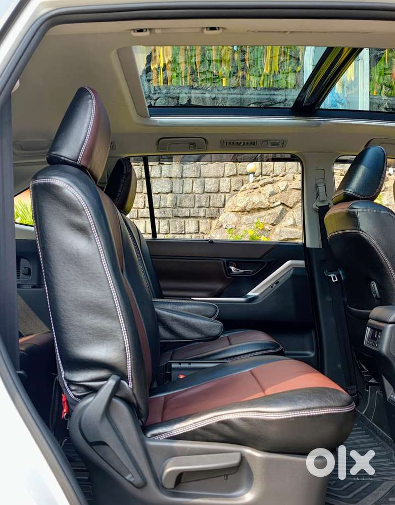 Toyota Innova Hycross