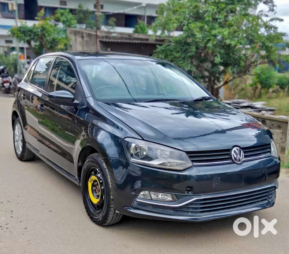 Volkswagen Polo Petrol Highline 1.2l, 2015, Petrol
