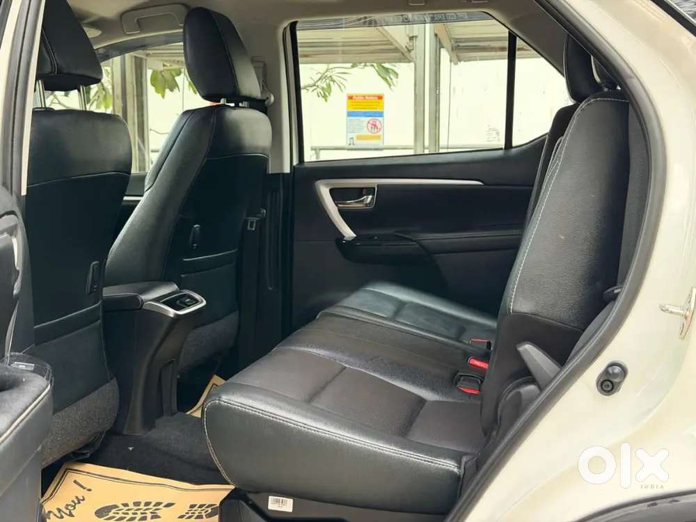 Toyota Fortuner Petrol At 2024