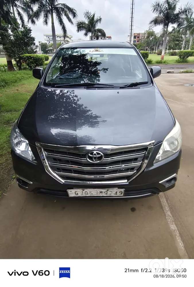 Toyota Innova 2015 Diesel 205000 Km Driven