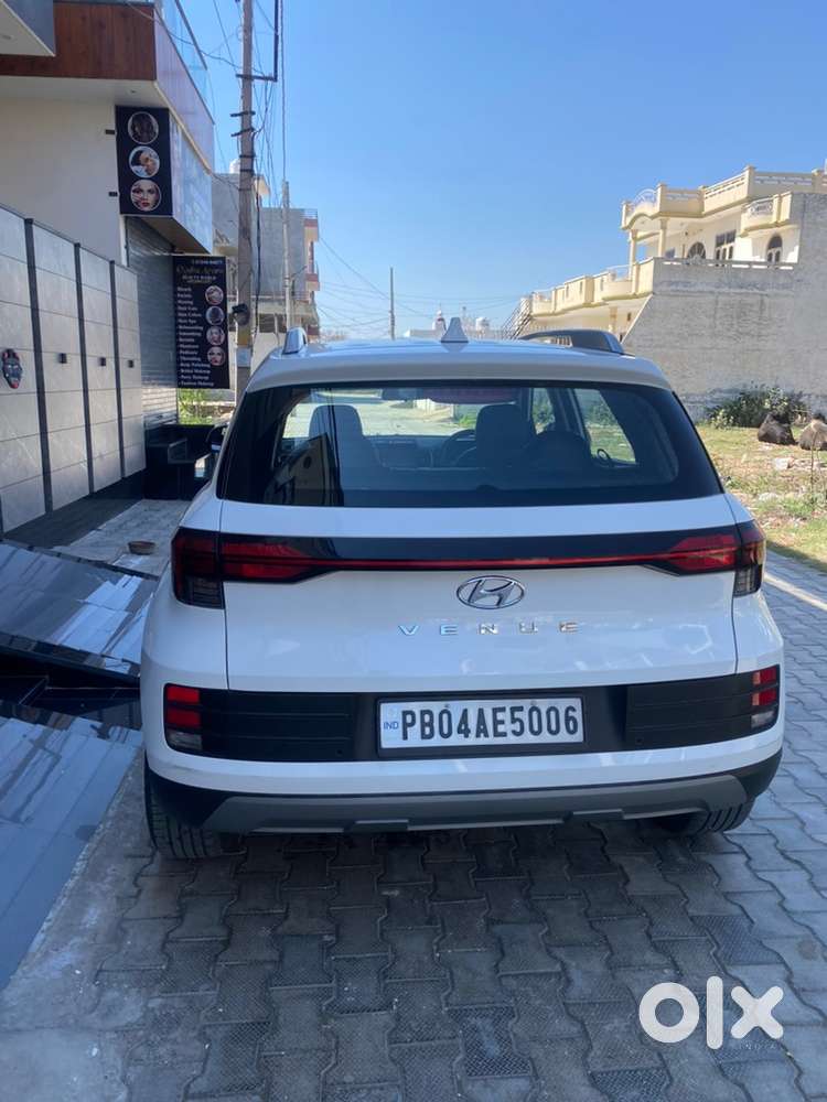 Hyundai Venue Petrol 2022