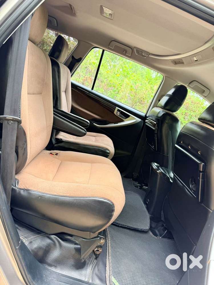 Toyota Innova Crysta 2.8 Zx At 7 Seater, 2017, Diesel