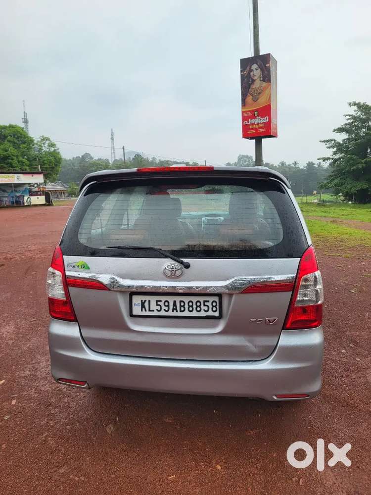 Toyota Innova V 2015 Last