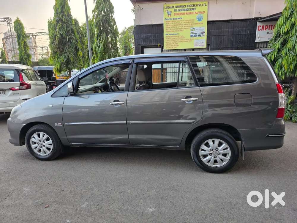Toyota Innova V 2011