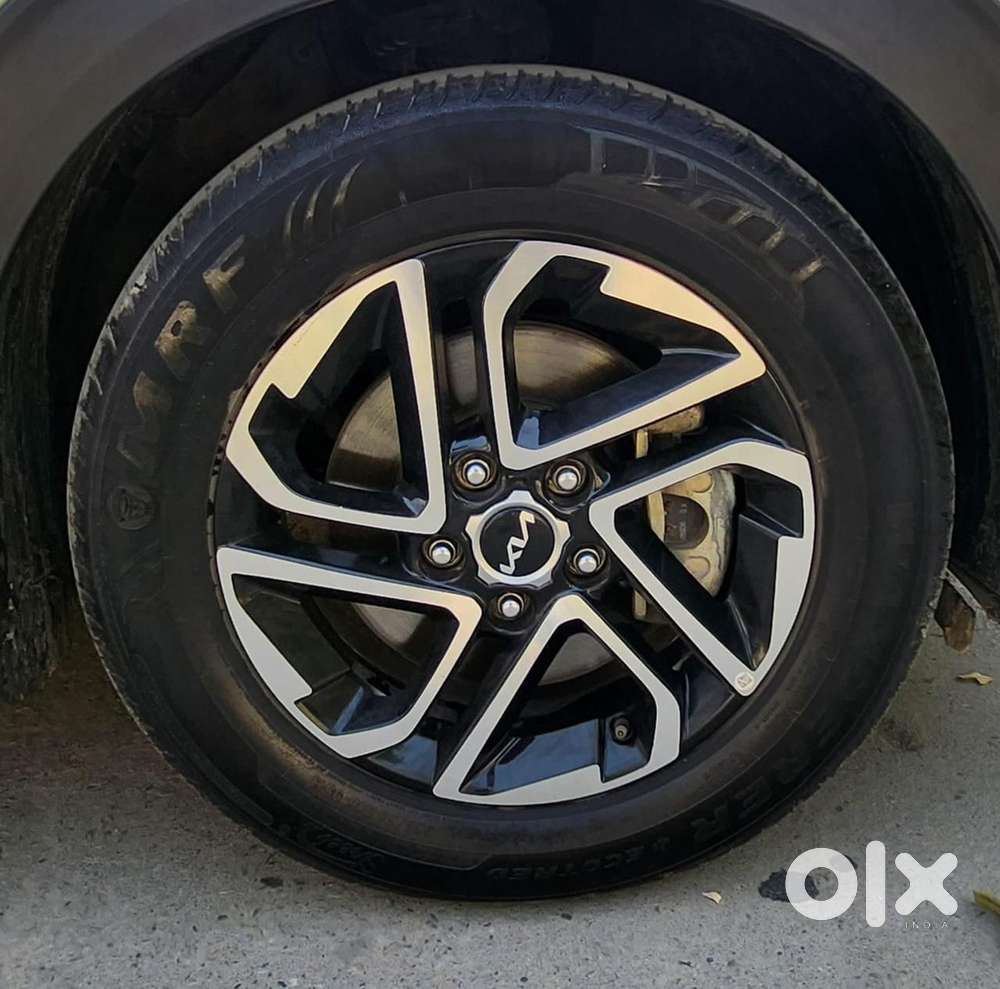 Kia Carens 1.4 Luxury Plus Dct 7 Str, 2023, Petrol