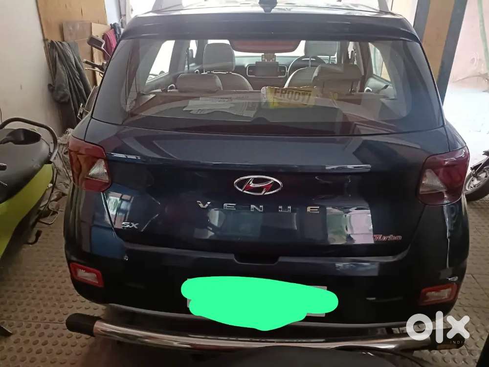 Hyundai Venue 2020 Petrol 8400 Km Driven