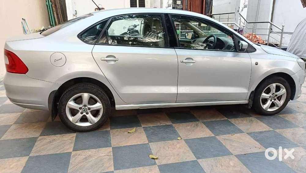 Skoda Rapid 2012 Diesel Good Condition With Company Service Revord