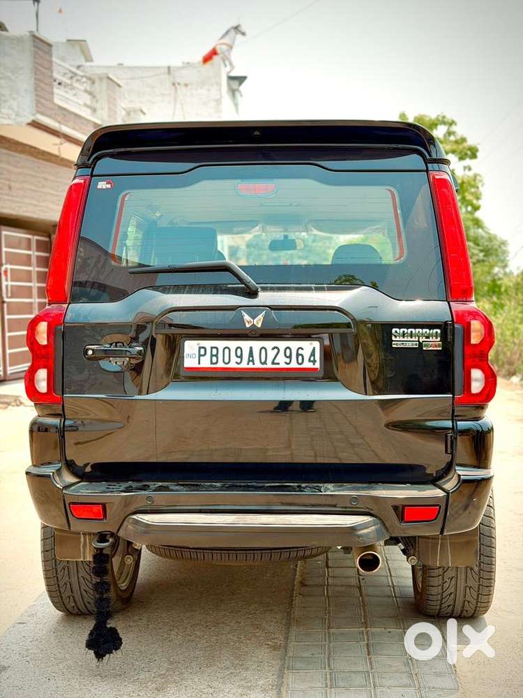 Mahindra Scorpio Classic 2025 Diesel 14000 Km Driven