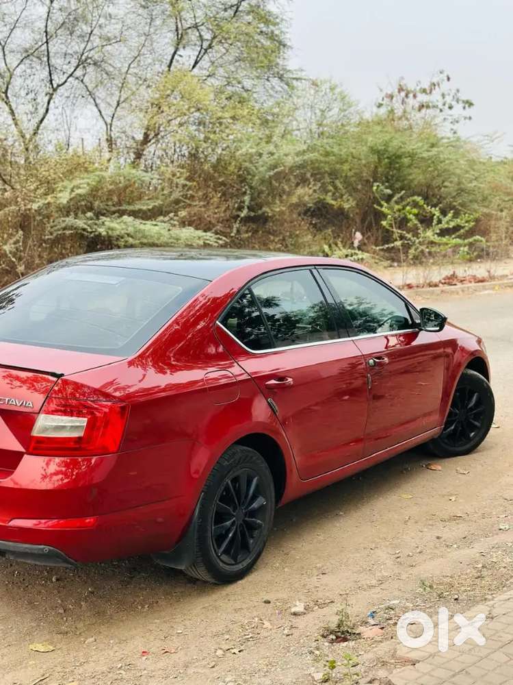Skoda Octavia Eleganceat 2.0 Tdi Diesel Riv Red Colour