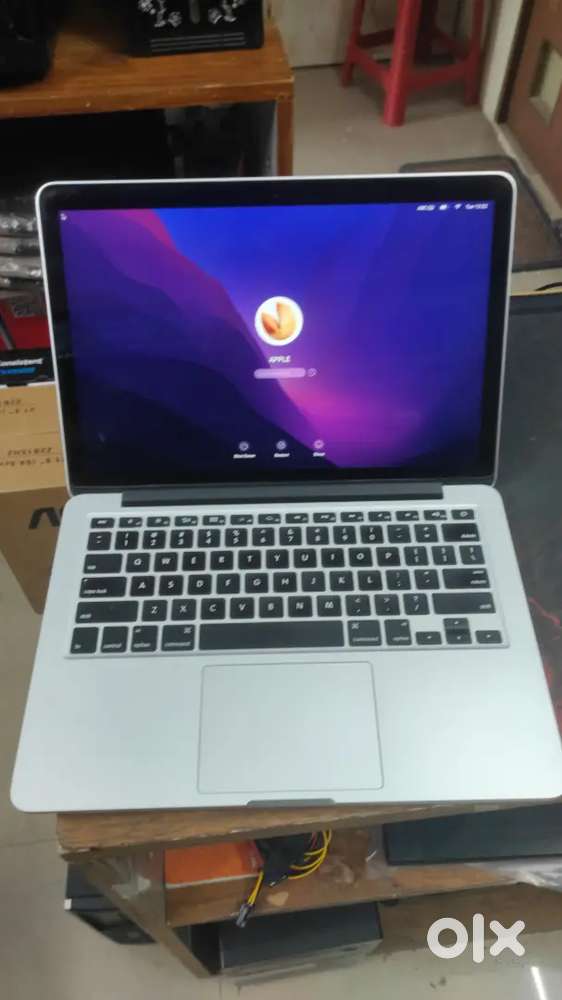 MacBook Pro i5 Retina, 8gb RAM very neat and clean mac