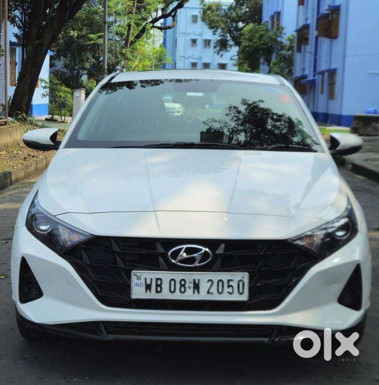 Hyundai I20 Asta (o) 1.2 Mt, 2022, Petrol