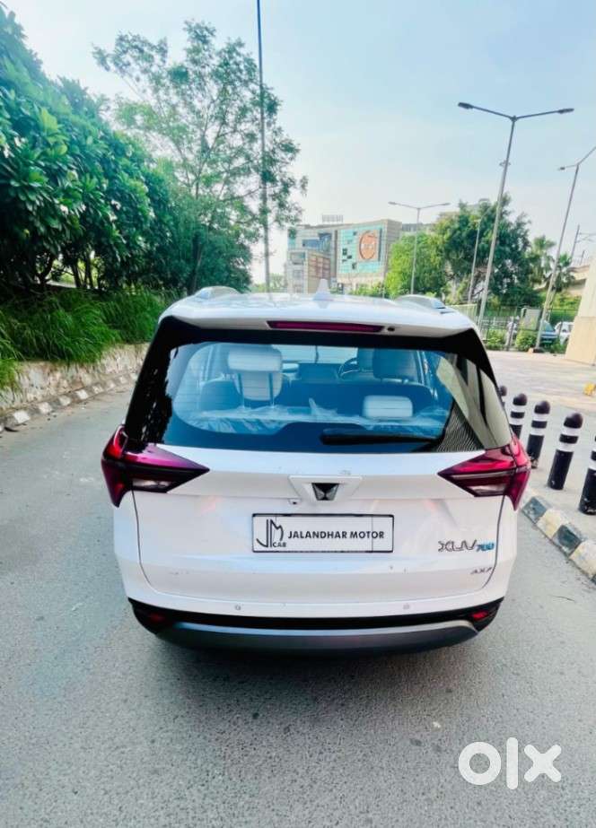 Mahindra Xuv700 2.0 Ax 7 Petrol At Str, 2023, Petrol