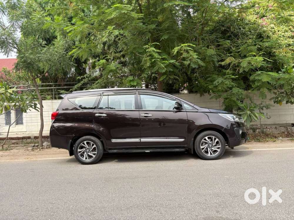 Toyota Innova Crysta [2020-ongoing] 2.4 Gx 7 Str, 2022, Diesel