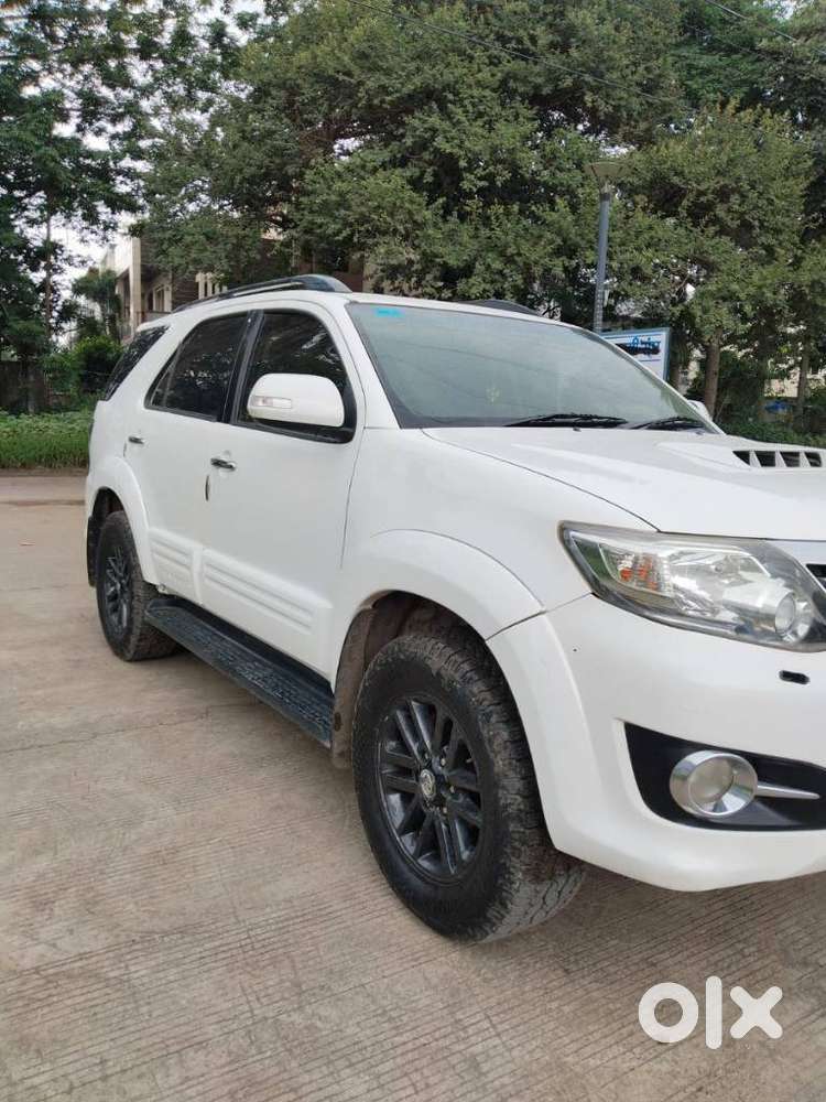 Toyota Fortuner 4x2 Manual, 2016, Diesel