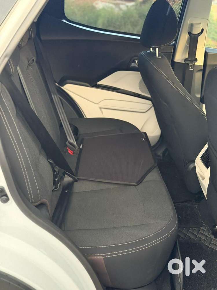 Mahindra Xuv 3xo Ax5 Pm At, 2025, Petrol
