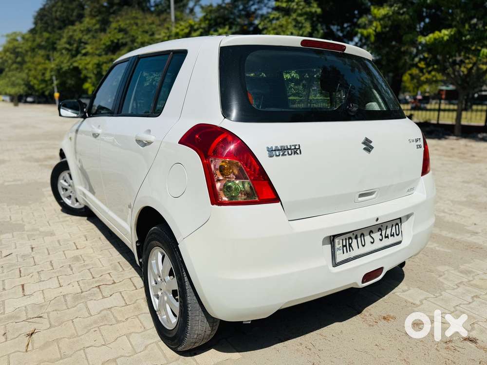 Maruti Suzuki Swift Zxi, 2011, Petrol