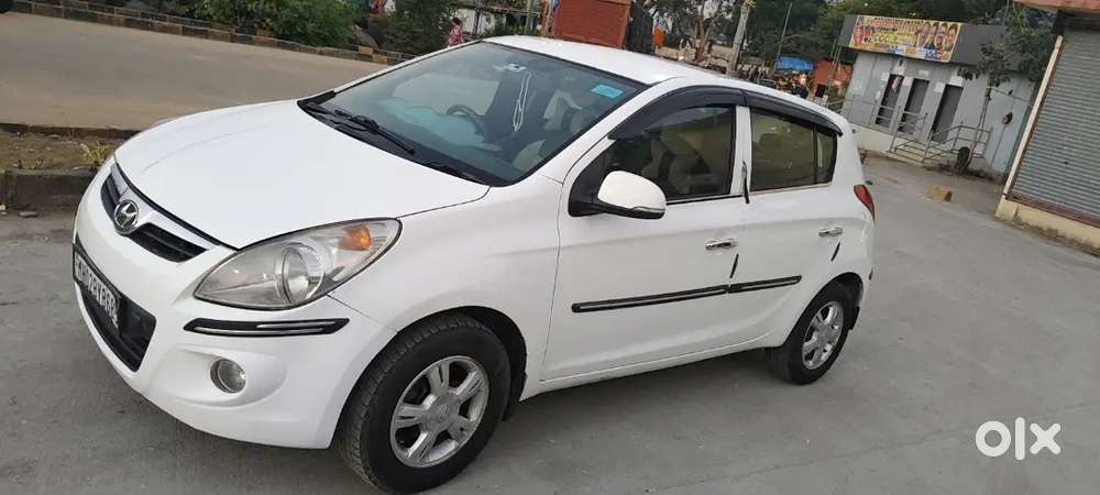 Hyundai I20 Asta Top Model 
2010 Passing Done Till 2030
3rd Owner
