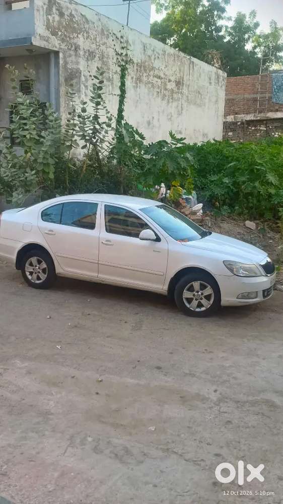 Skoda Laura 2.0 Ambition 2011