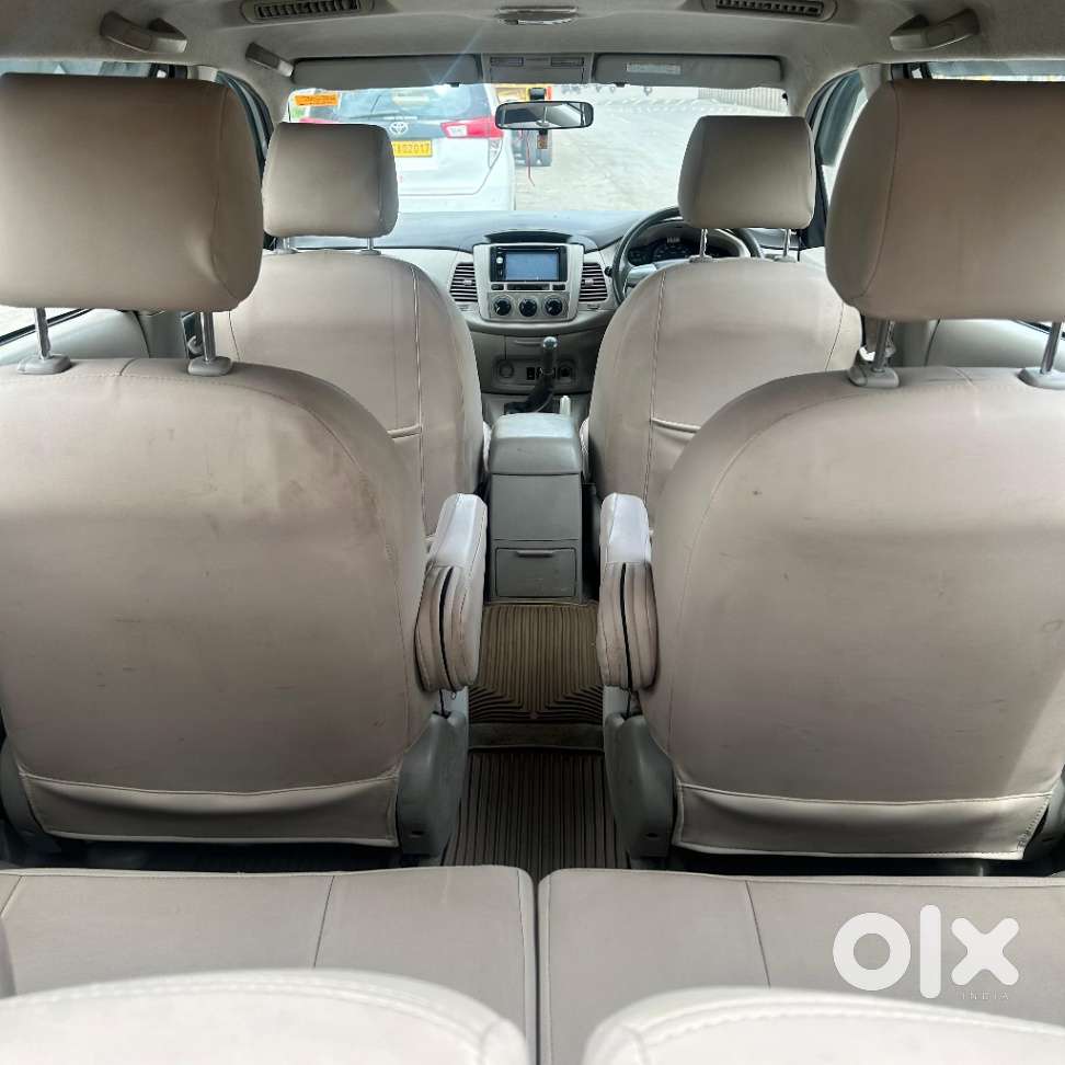 Toyota Innova 2.5 G (diesel) 7 Seater Bs Iv, 2014, Diesel