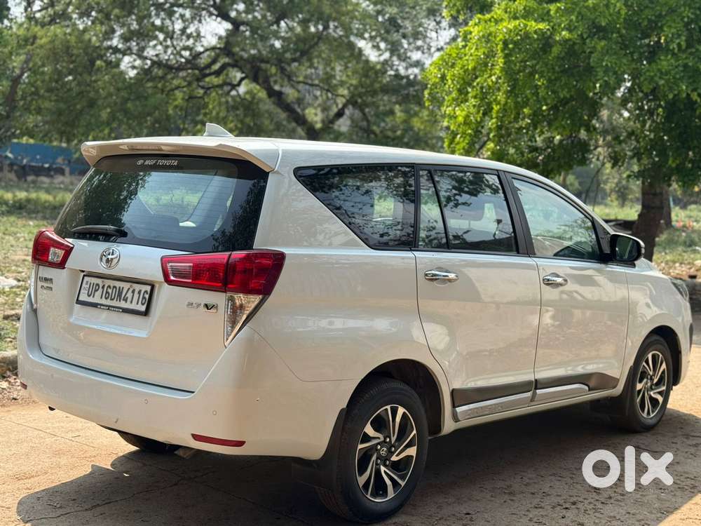 Toyota Innova Crysta 2.7 V, 2022, Petrol