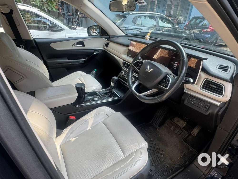 Mahindra Xuv700 2022 Diesel, Well Maintained 16800 Km Driven