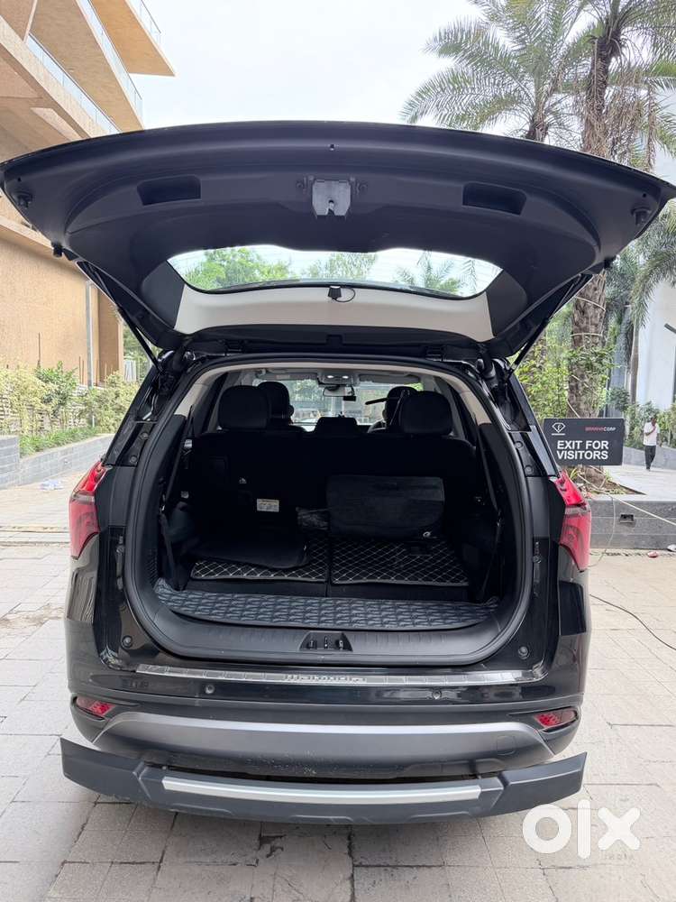 Mahindra Xuv700 Petrol 2025