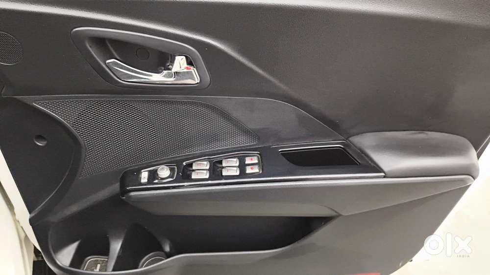 Mahindra Xuv300 W8 Option, 2023, Petrol
