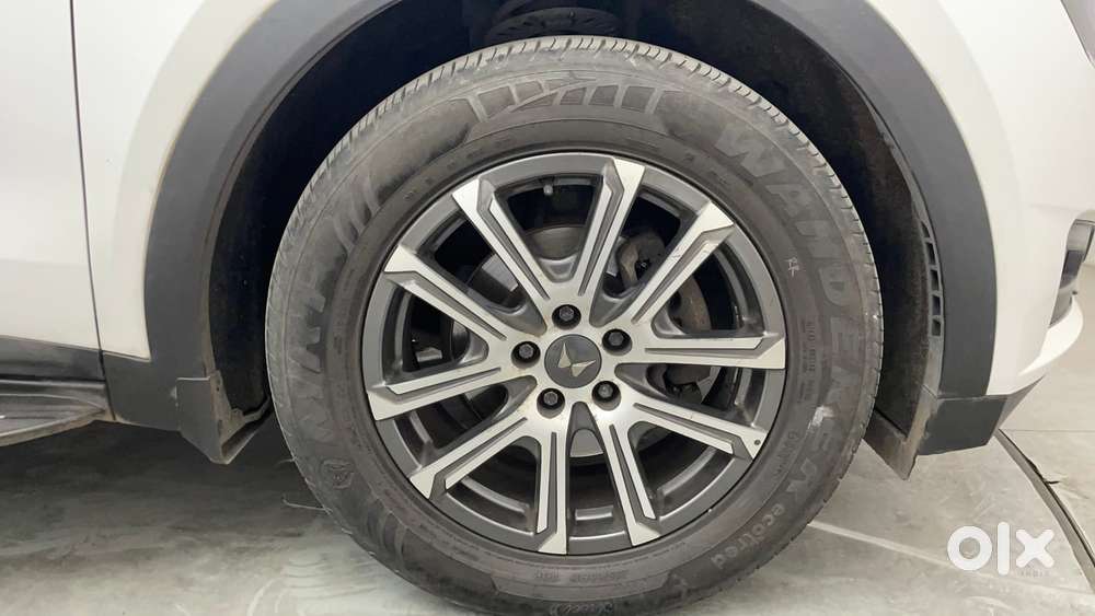 Mahindra Xuv700 2.0 Ax 7 Petrol At Luxury Pack Str, 2022, Petrol